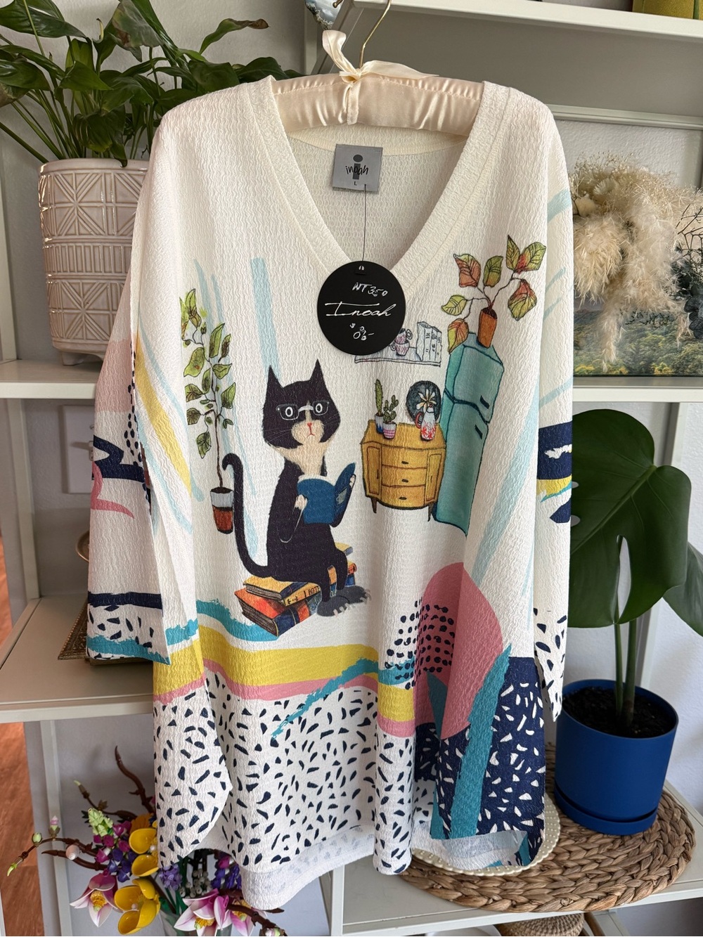 Women's Cream V-Neck Sweater Tunic with Cat Graphic